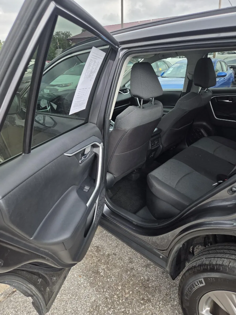 Toyota RAV4 photo 14