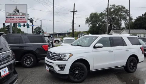 White 2020 Ford Expedition Limited for sale in Des Moines, IA