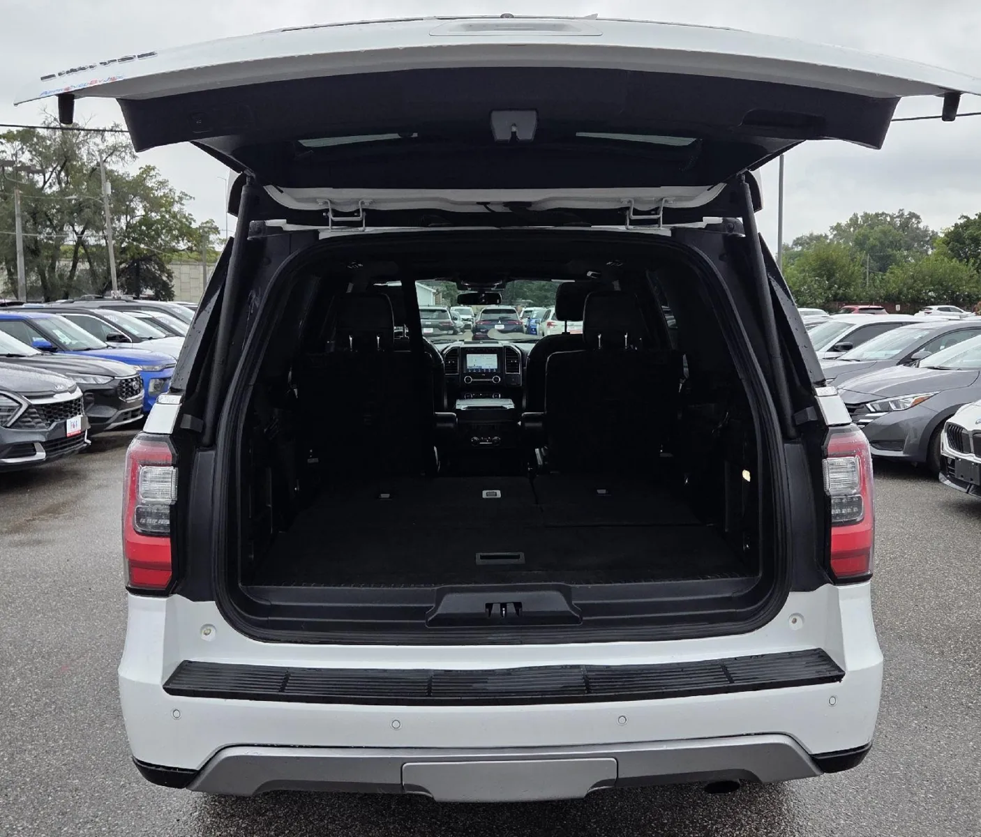 Ford Expedition photo 10