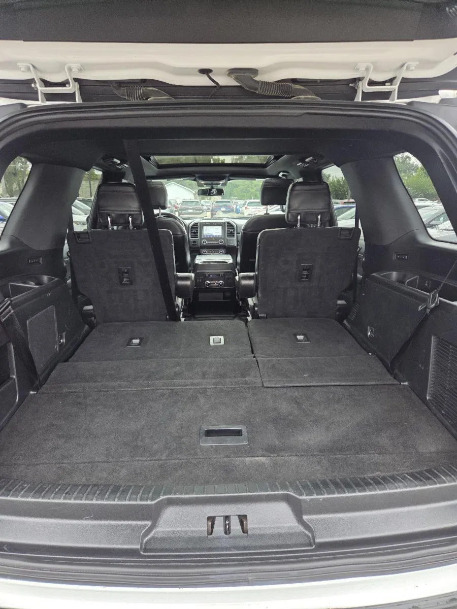 Ford Expedition photo 11