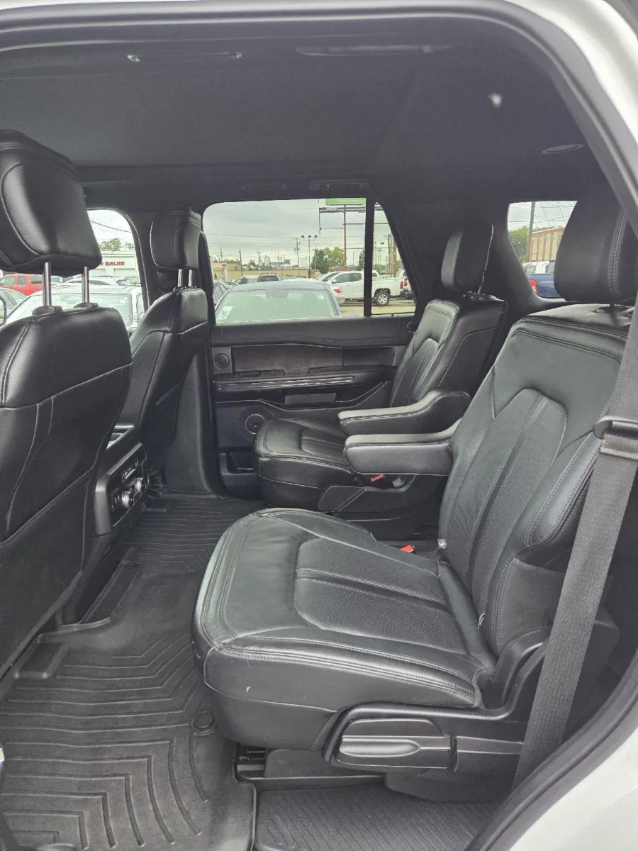Ford Expedition photo 17