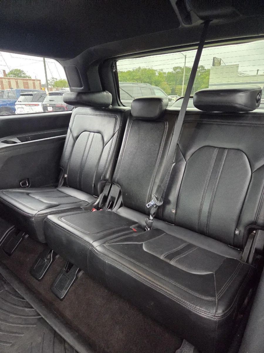Ford Expedition photo 19