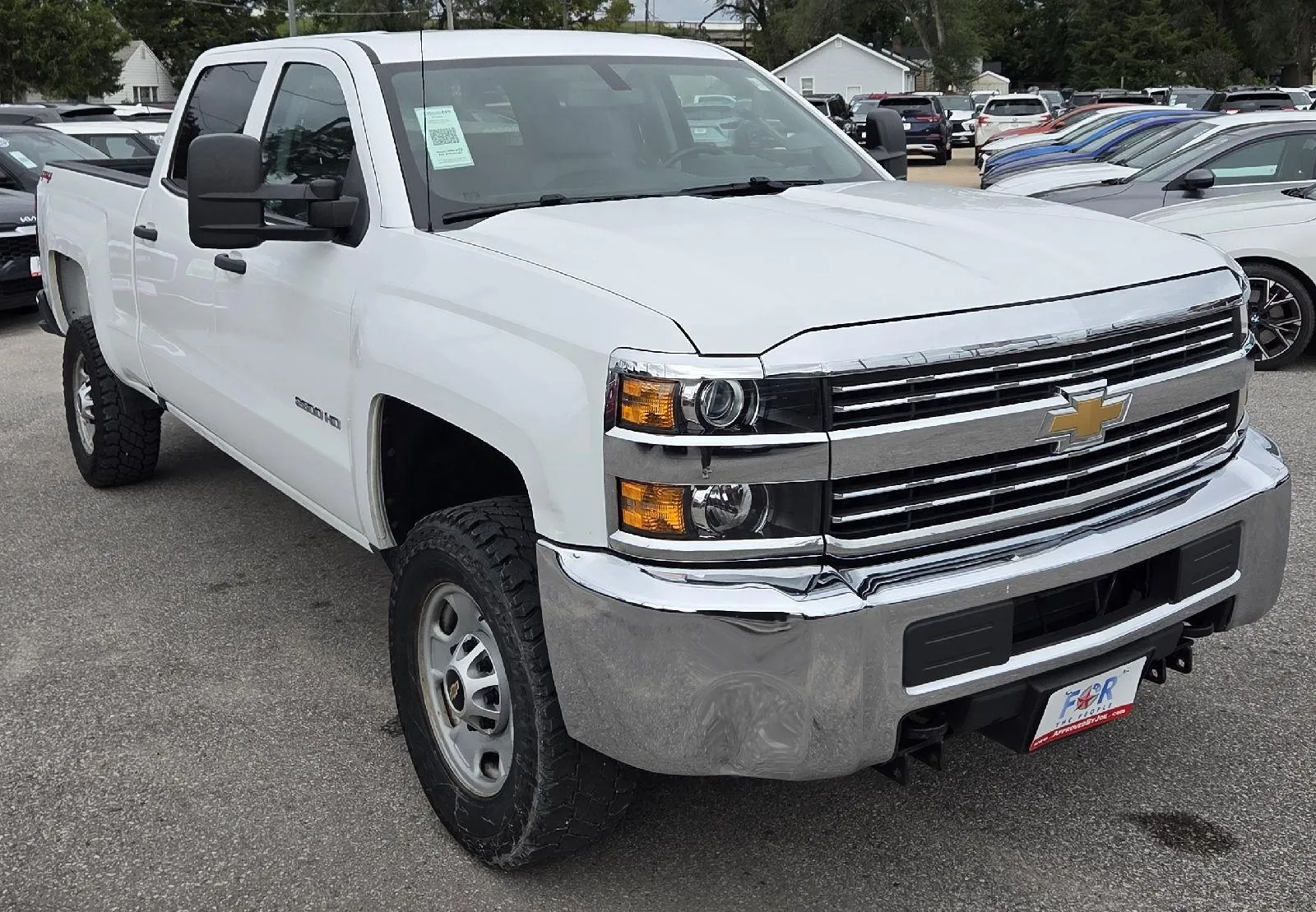 Chevrolet Silverado photo 2