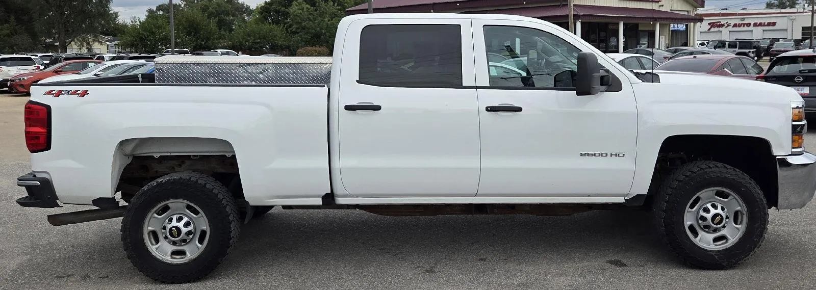 Chevrolet Silverado photo 6