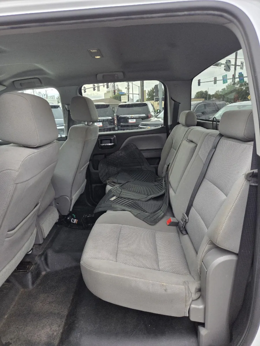Chevrolet Silverado photo 14