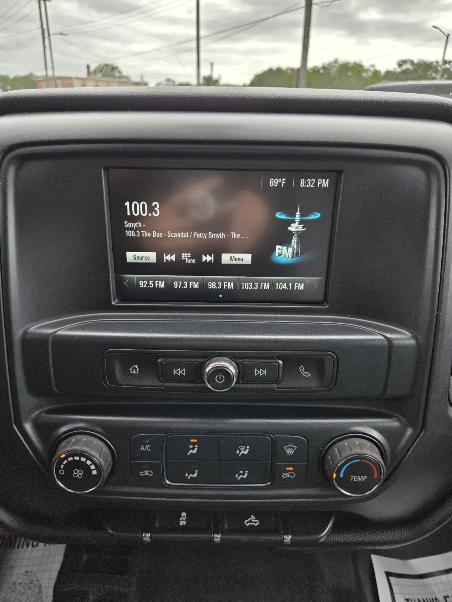 Chevrolet Silverado photo 18