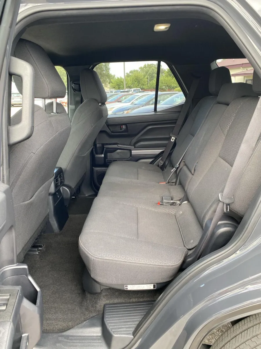 Toyota 4Runner photo 17