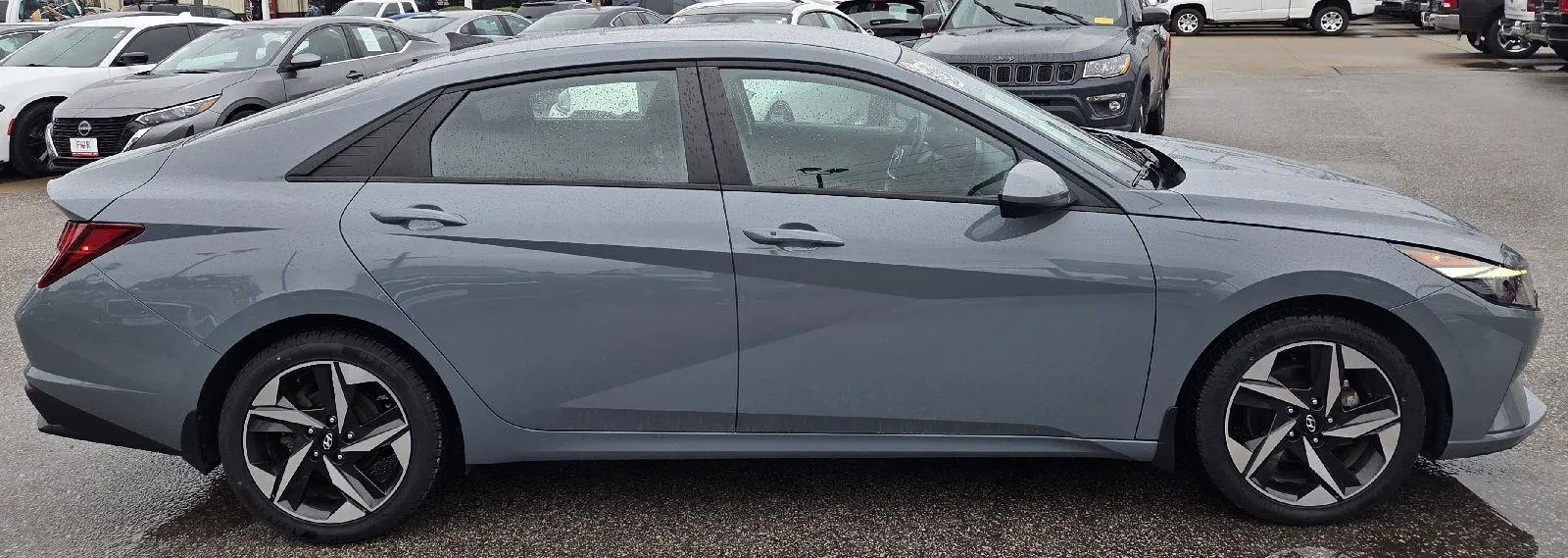Hyundai Elantra photo 6