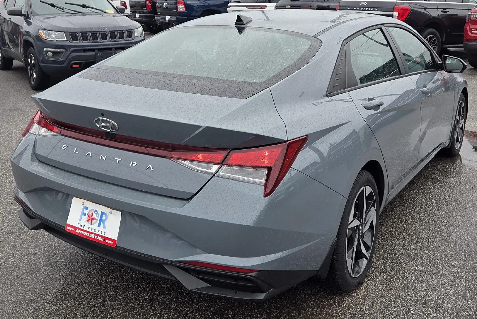 Hyundai Elantra photo 7