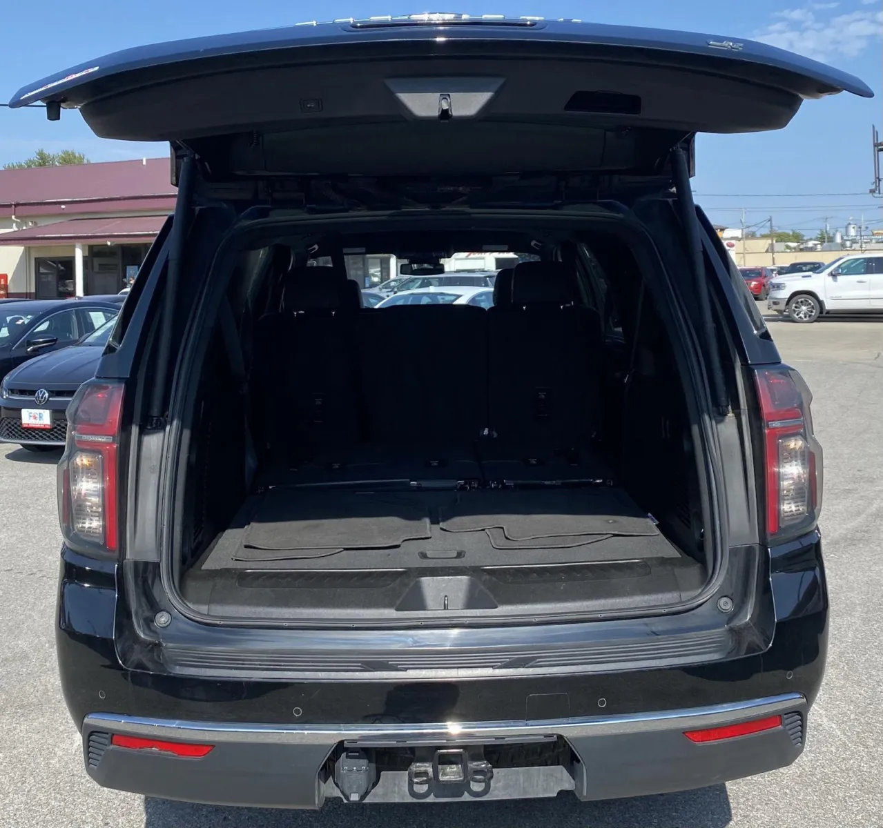 Chevrolet Suburban photo 10