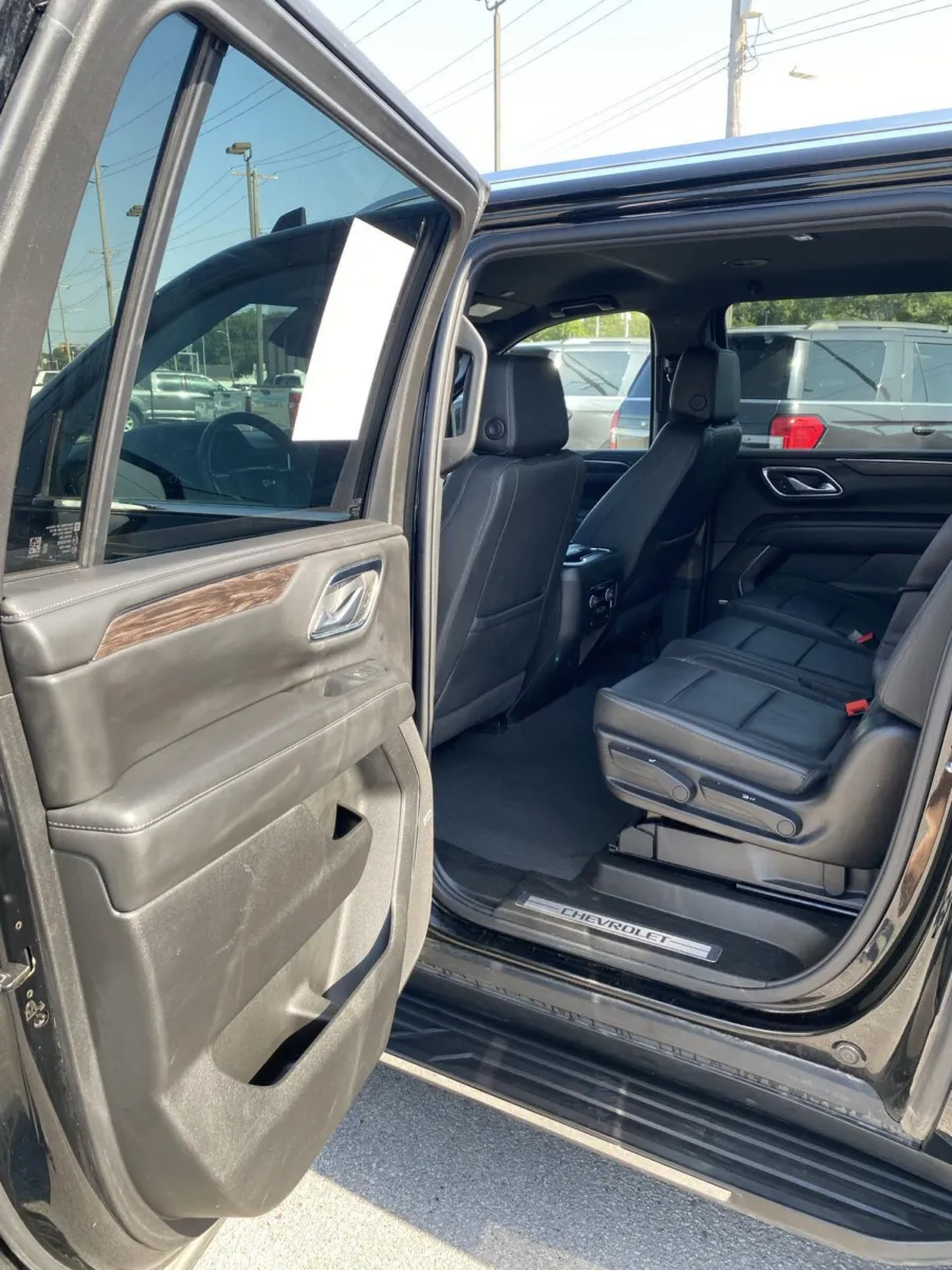 Chevrolet Suburban photo 16