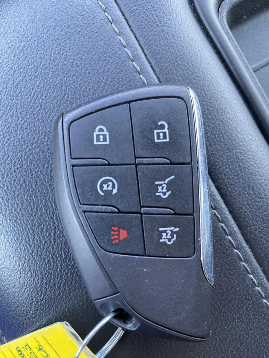 Chevrolet Suburban photo 27