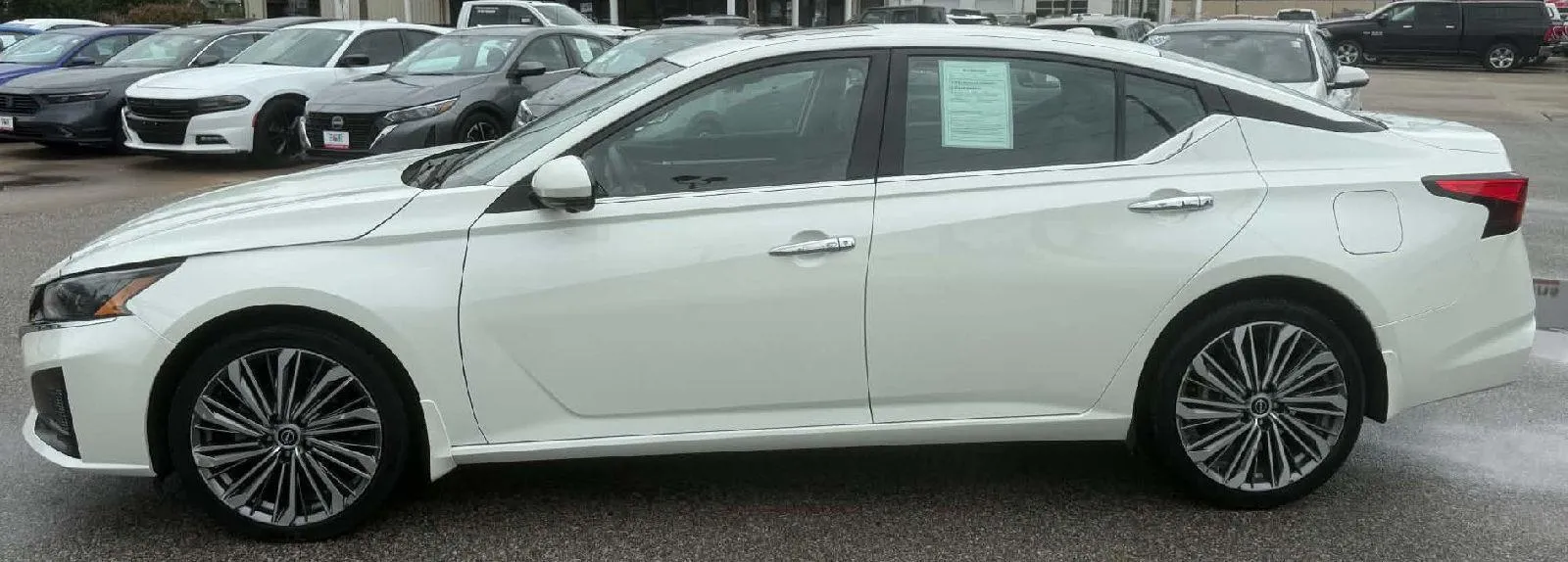 Nissan Altima photo 5