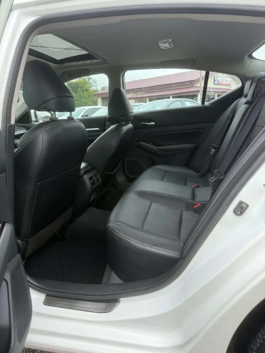 Nissan Altima photo 15