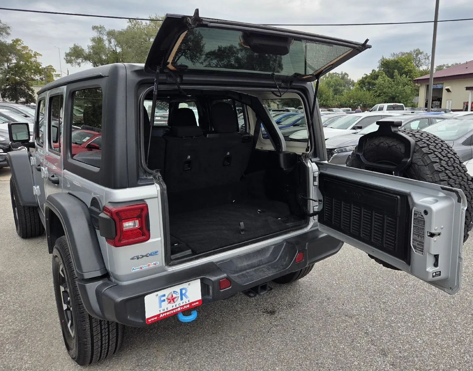2024 Jeep Wrangler 4xe Rubicon photo 10