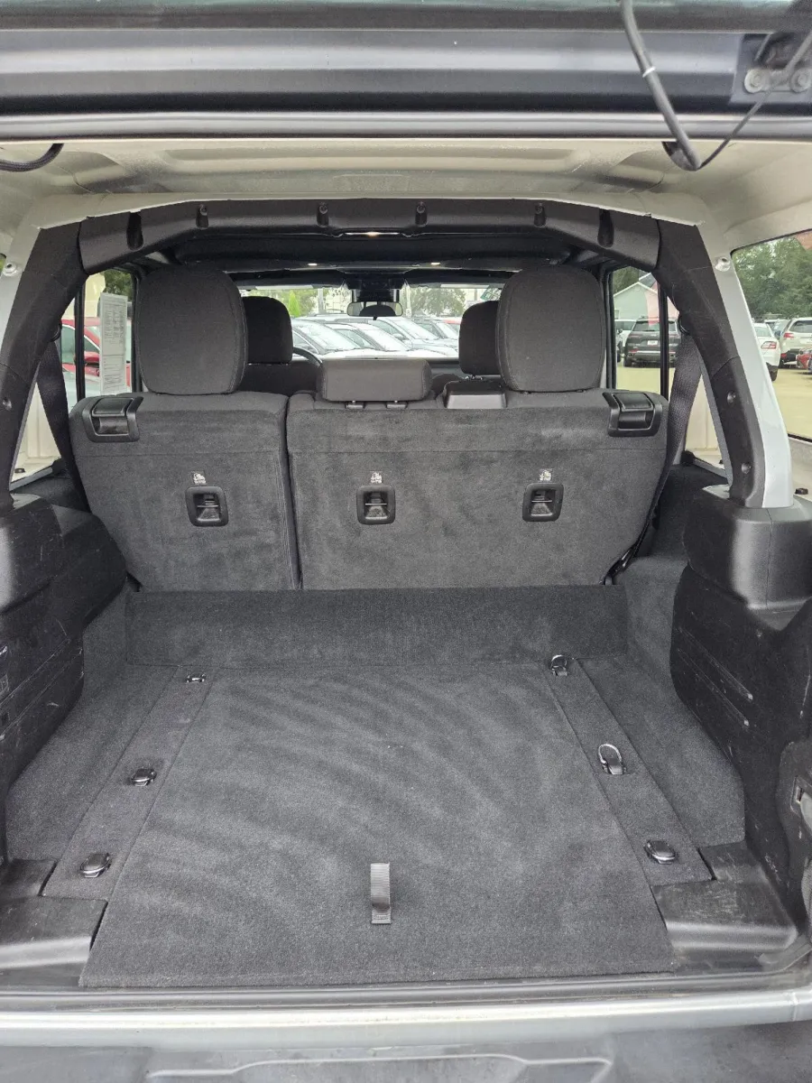 2024 Jeep Wrangler 4xe Rubicon photo 11