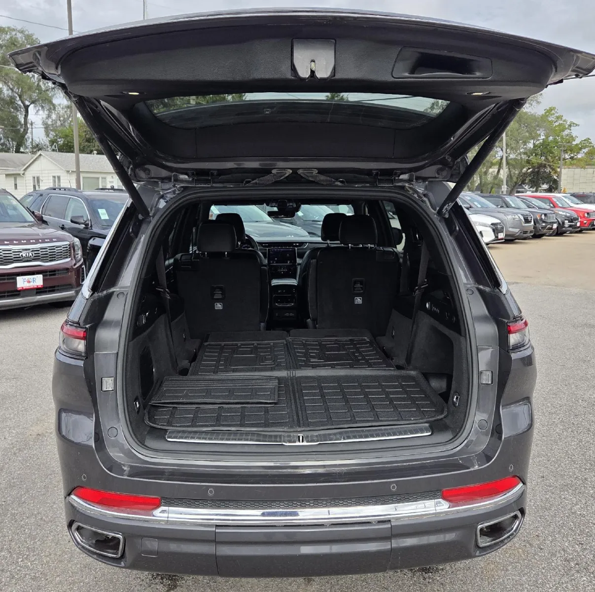 Jeep Grand Cherokee L photo 10