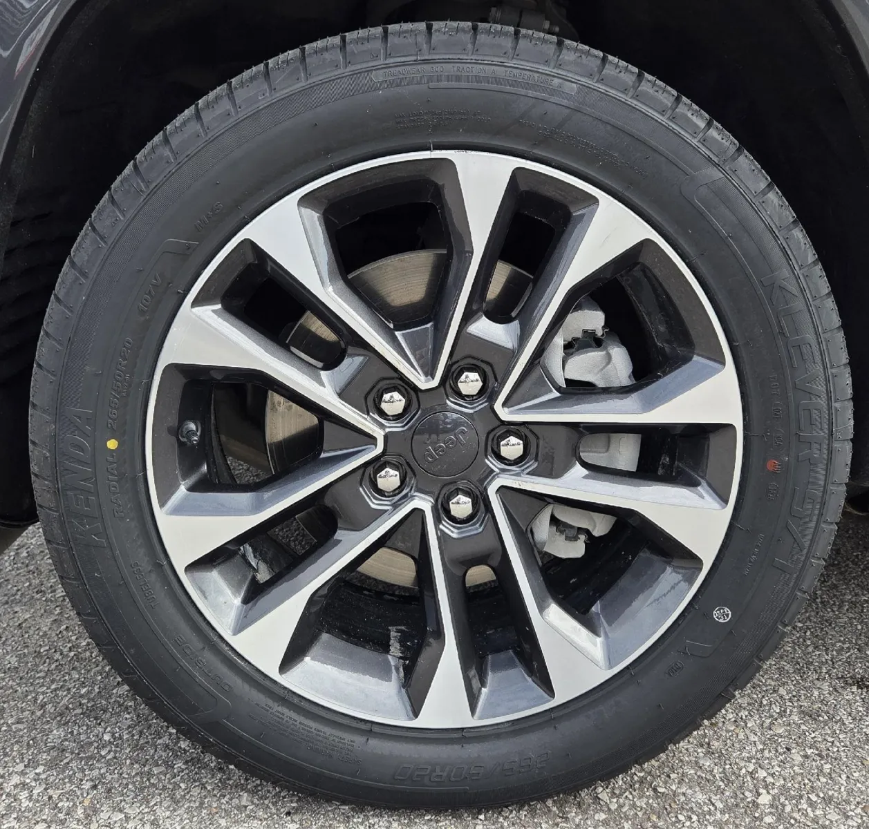Jeep Grand Cherokee L photo 12