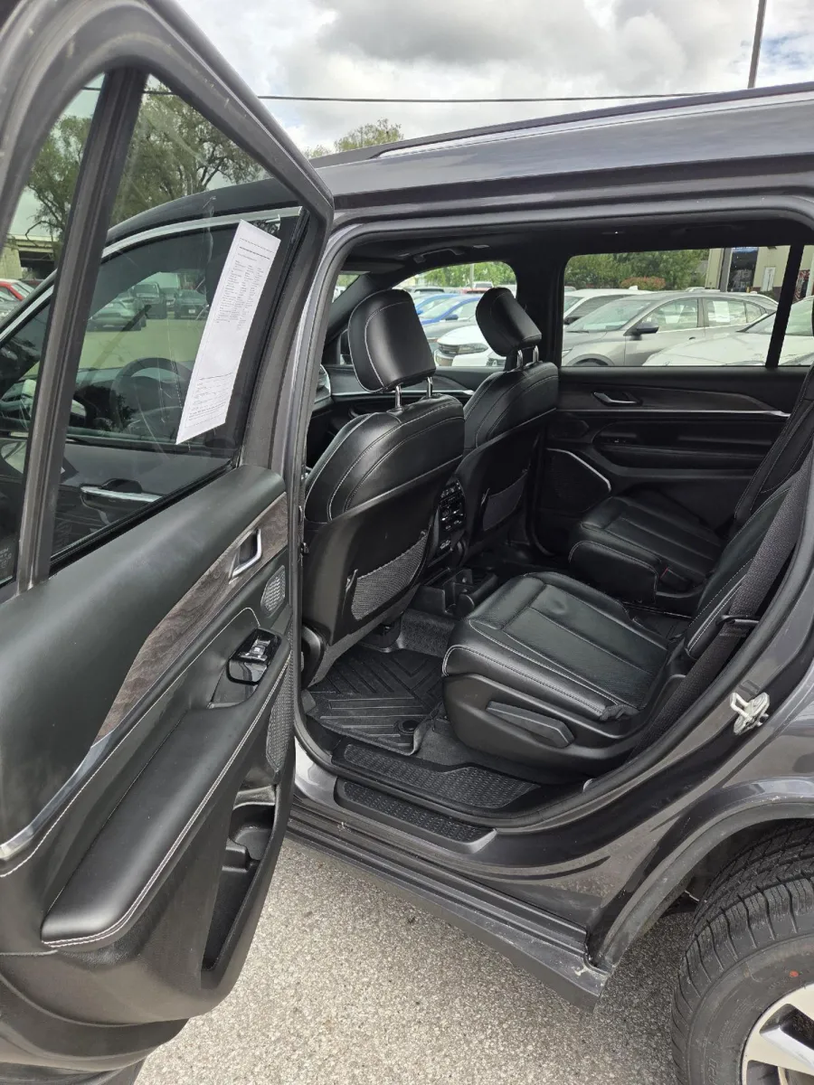 Jeep Grand Cherokee L photo 15