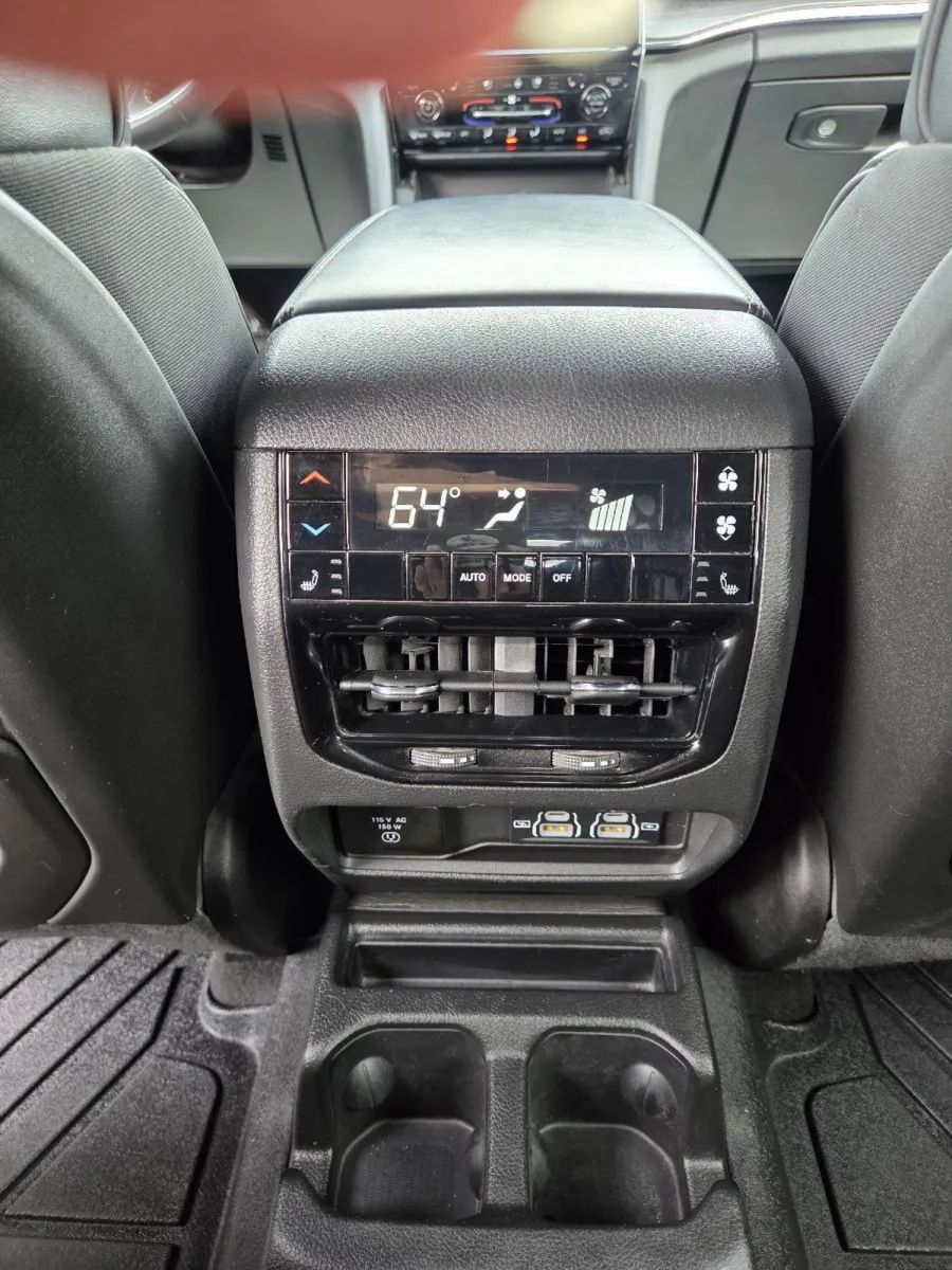 Jeep Grand Cherokee L photo 17