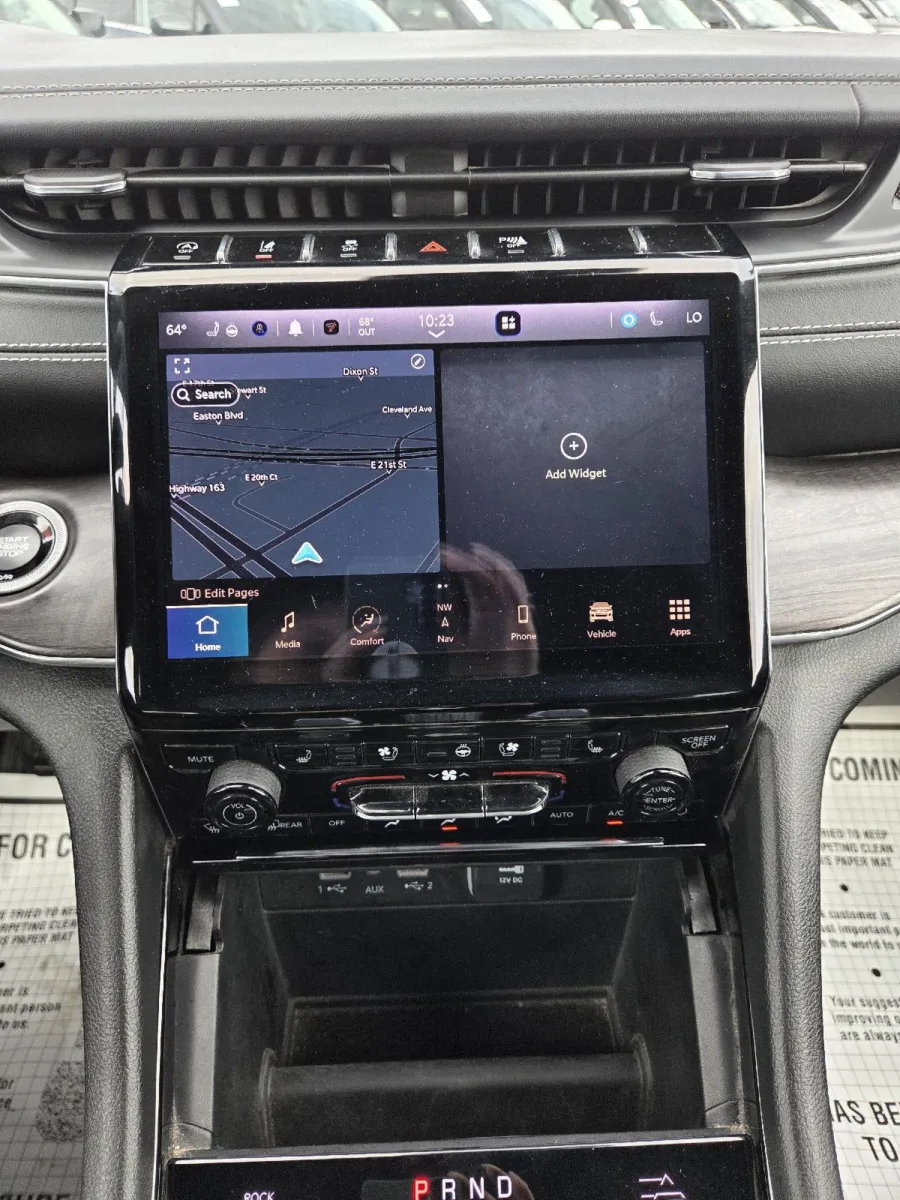 Jeep Grand Cherokee L photo 22