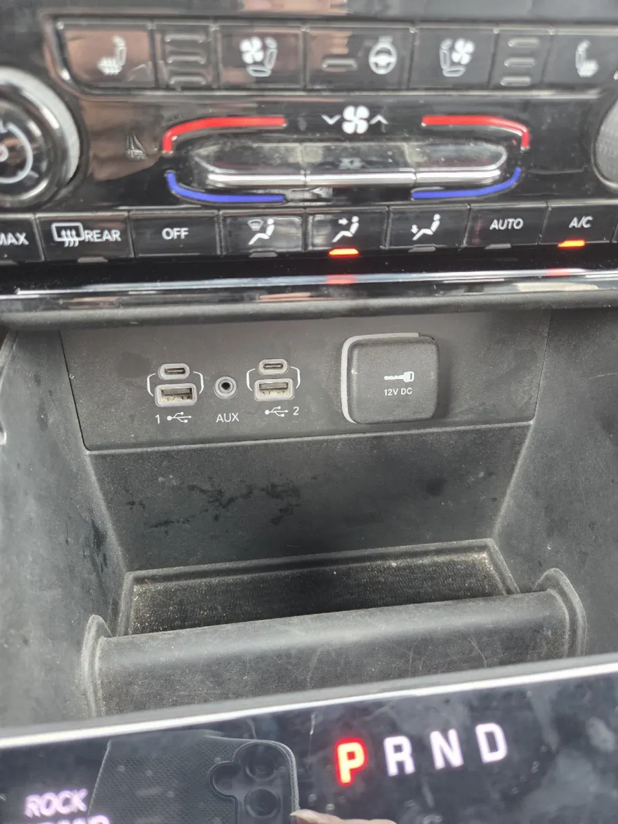 Jeep Grand Cherokee L photo 25