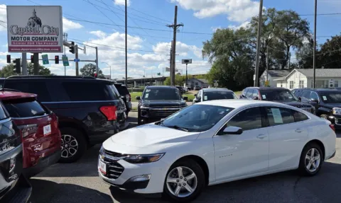 White 2020 Chevrolet Malibu LS for sale in Des Moines, IA