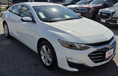 Photos of 2020 Chevrolet Malibu LS for sale in Des Moines, IA at Capital City Motor Company