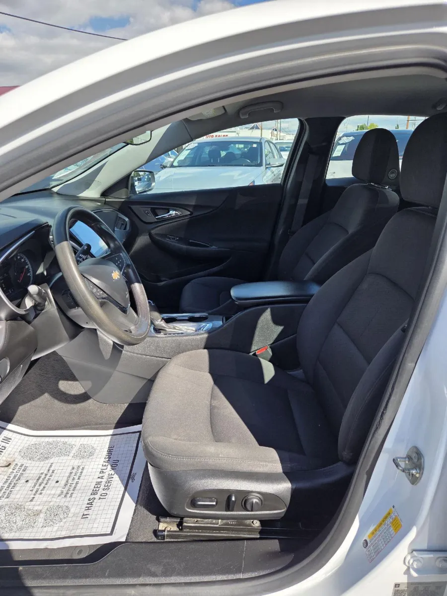 Chevrolet Malibu photo 13