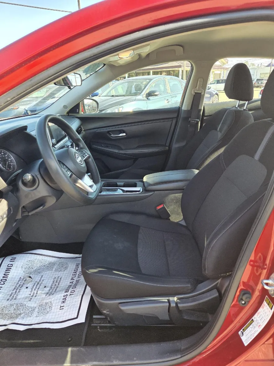 2024 Nissan Sentra SV photo 14