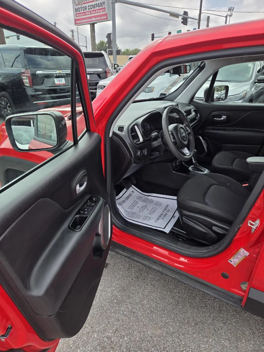 Jeep Renegade photo 13