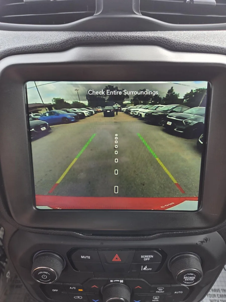 Jeep Renegade photo 21