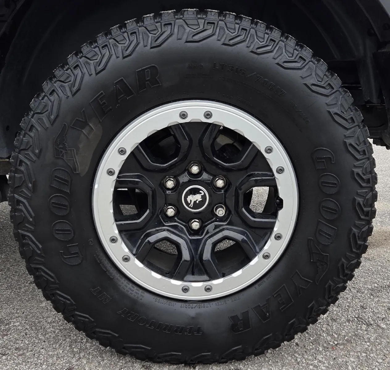 Ford Bronco photo 12