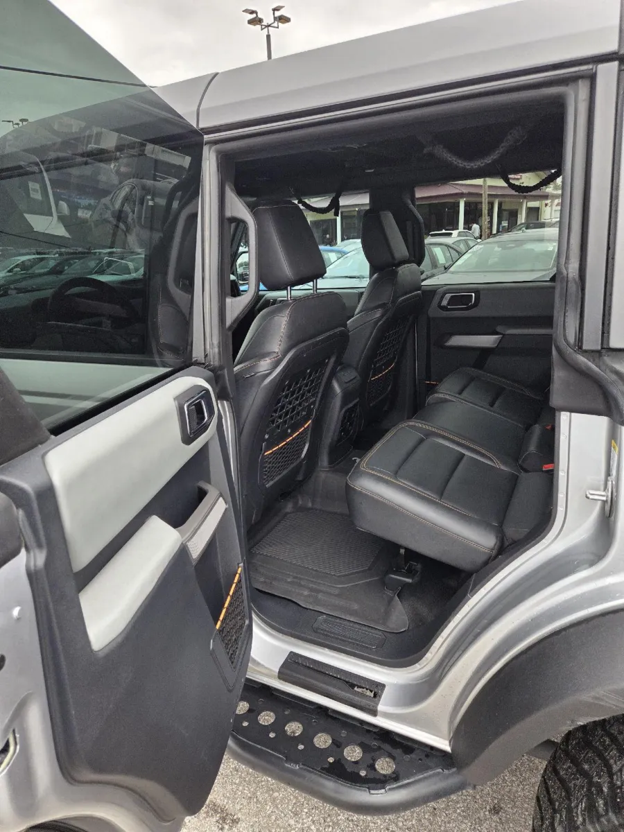 Ford Bronco photo 16