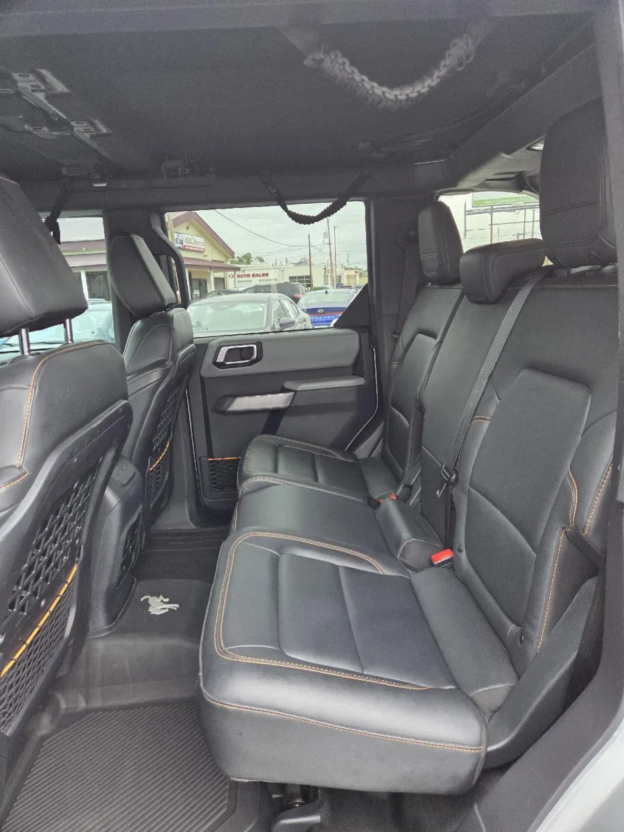 Ford Bronco photo 17