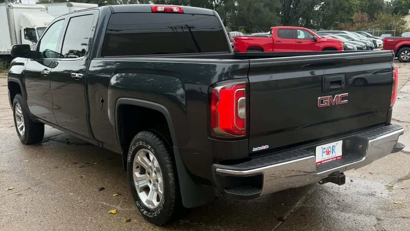 GMC Sierra photo 6