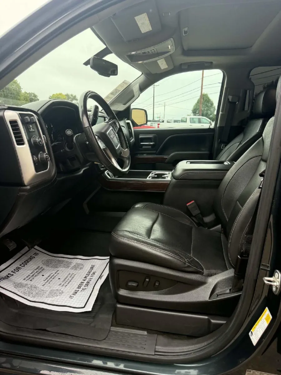 GMC Sierra photo 12