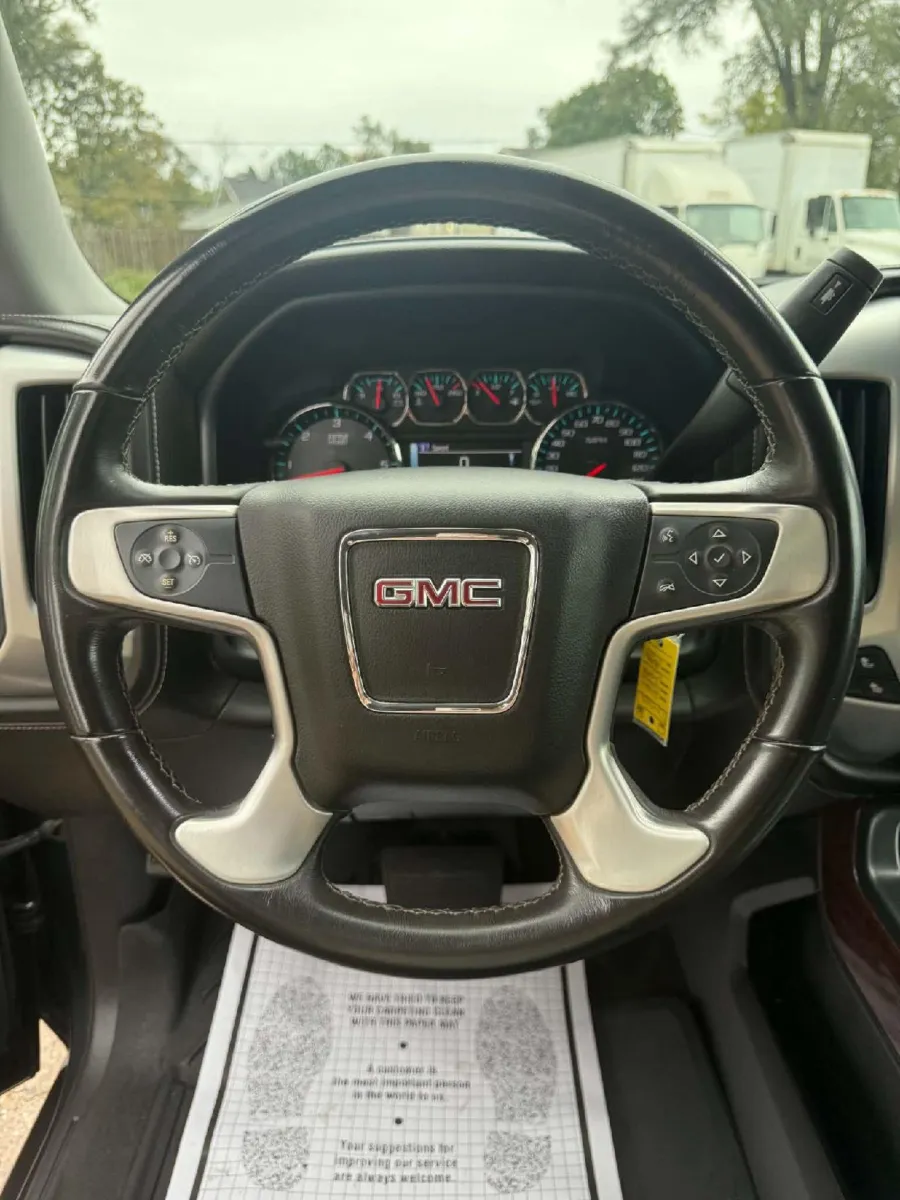 GMC Sierra photo 16