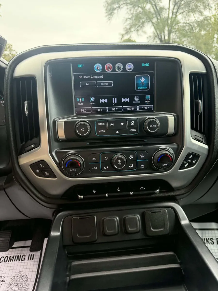 GMC Sierra photo 18