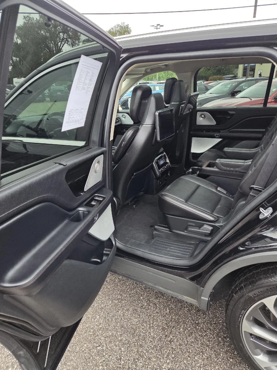 Lincoln Aviator photo 15