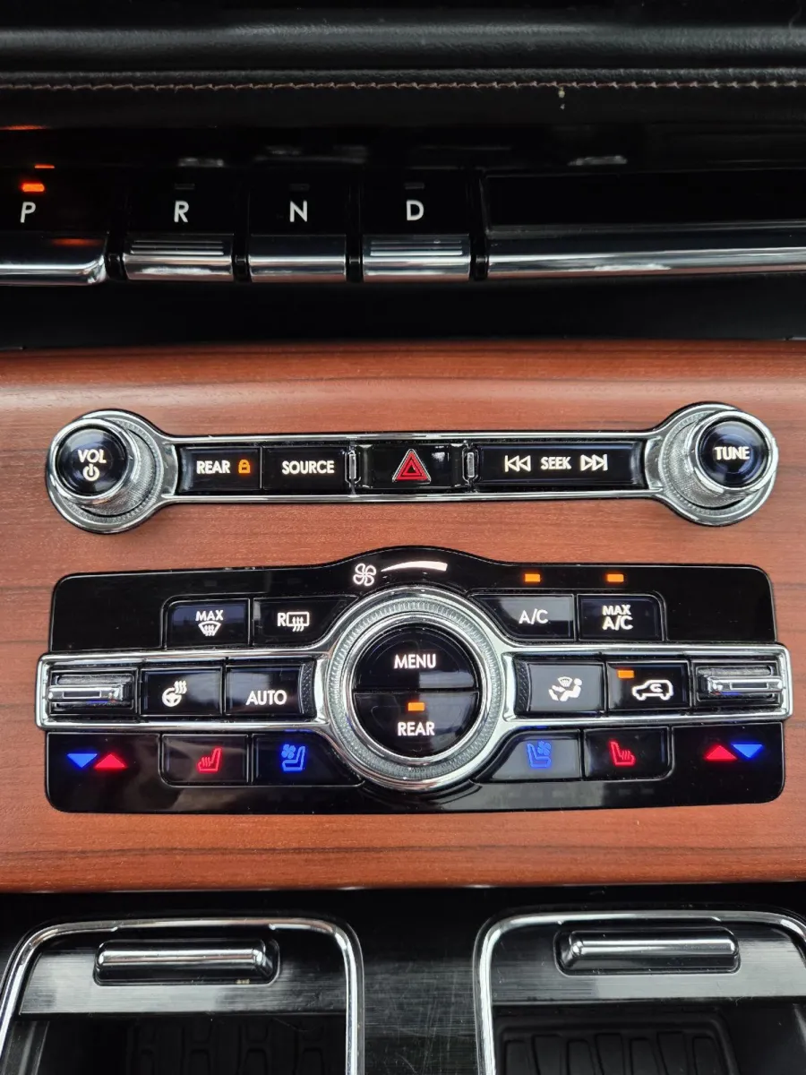 Lincoln Aviator photo 28
