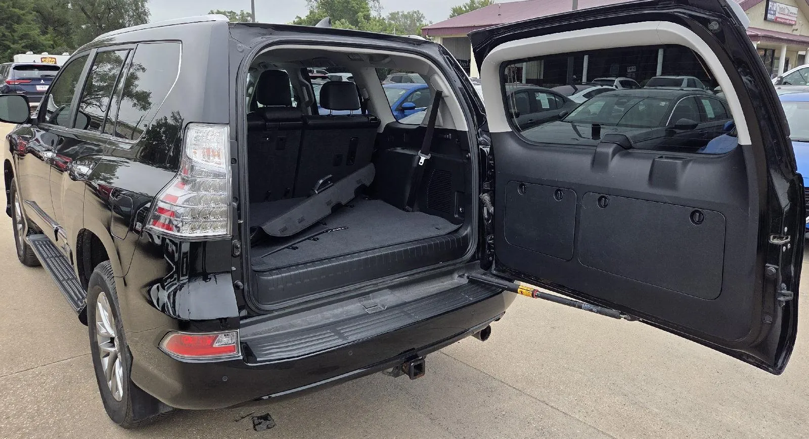 Lexus GX photo 11