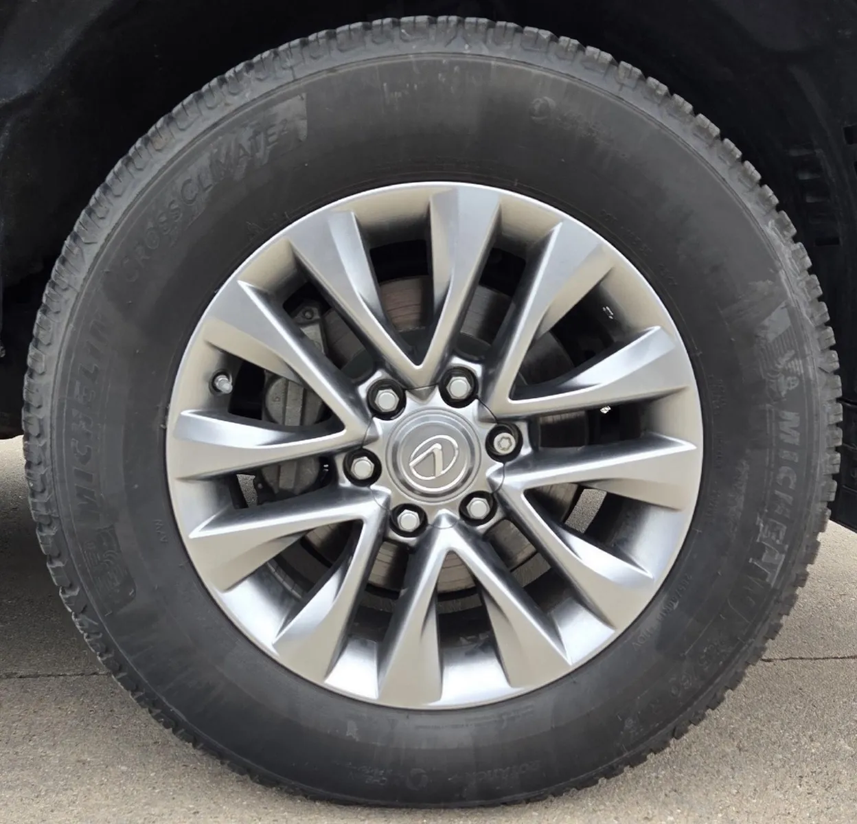 Lexus GX photo 13