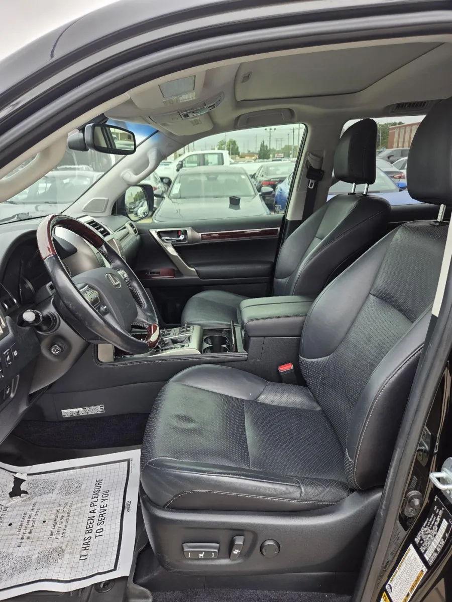 Lexus GX photo 15