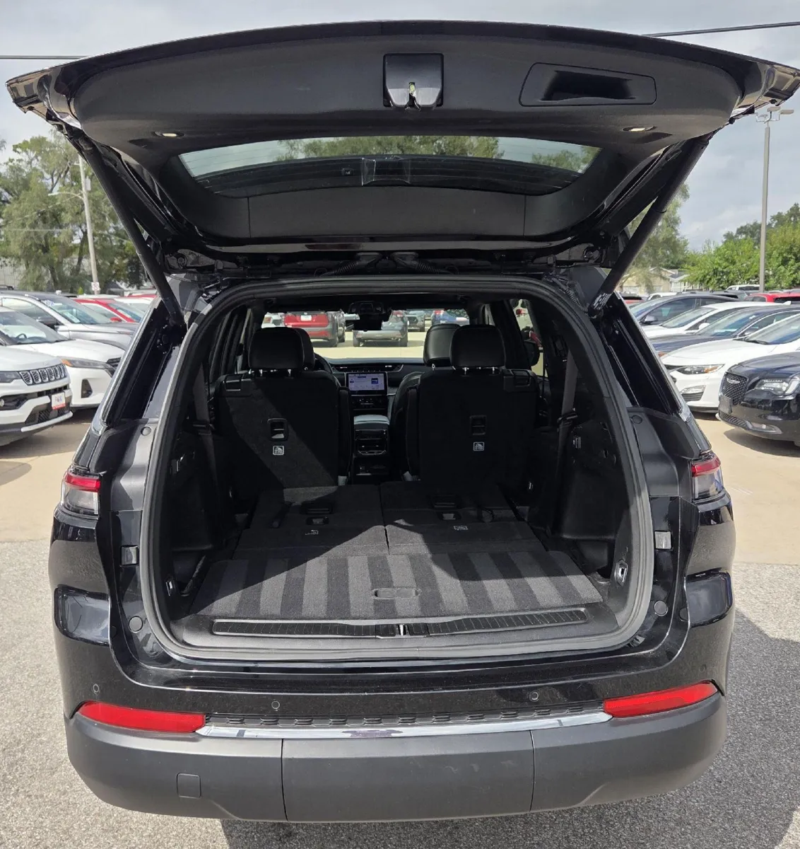 Jeep Grand Cherokee L photo 10