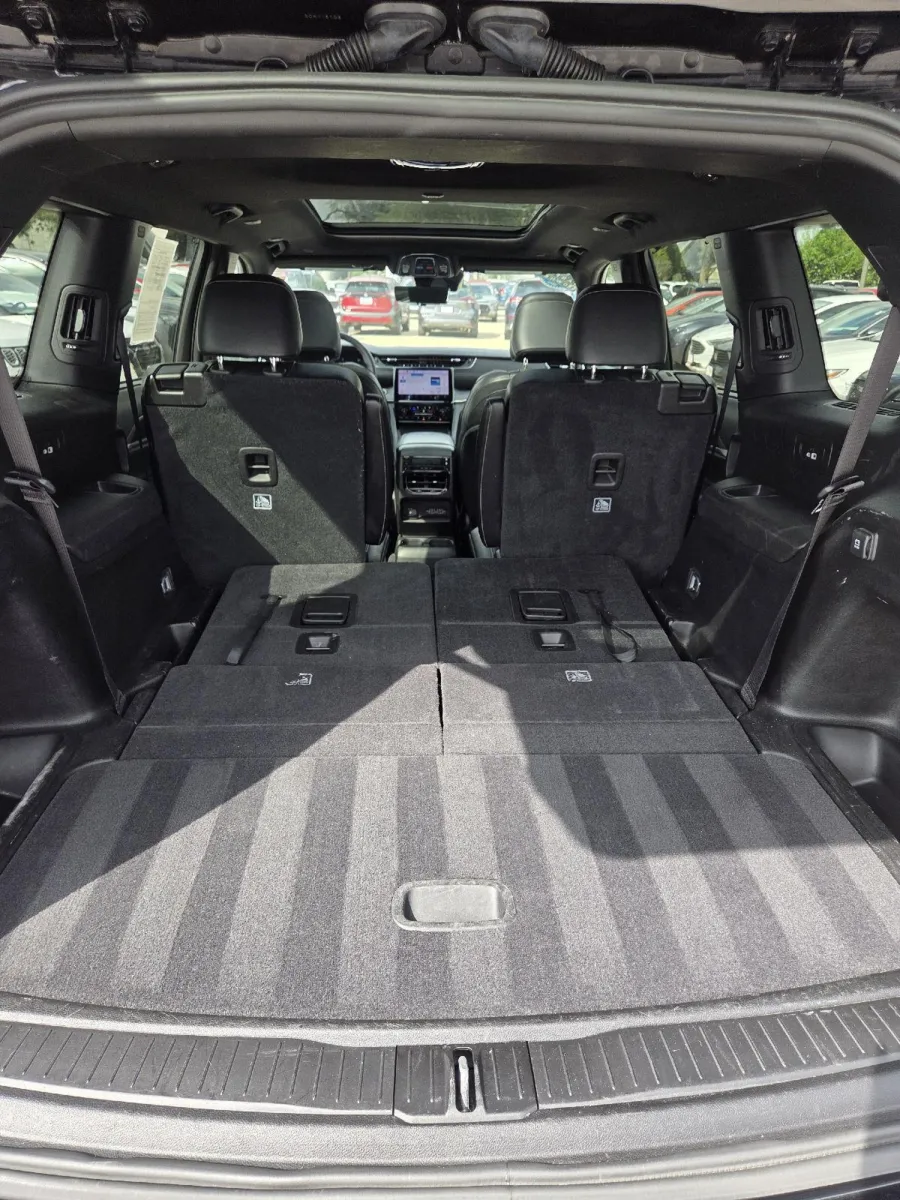 Jeep Grand Cherokee L photo 11