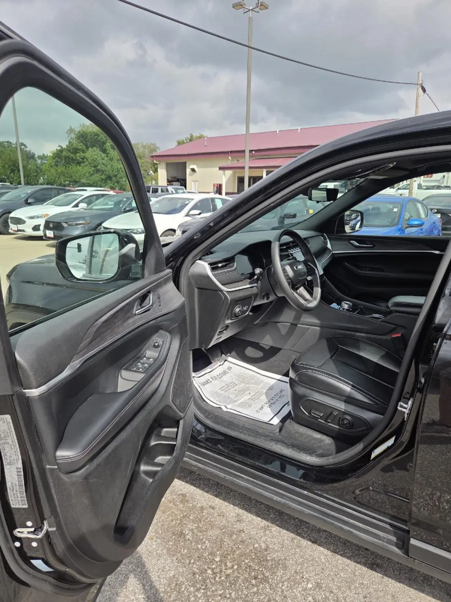 Jeep Grand Cherokee L photo 12