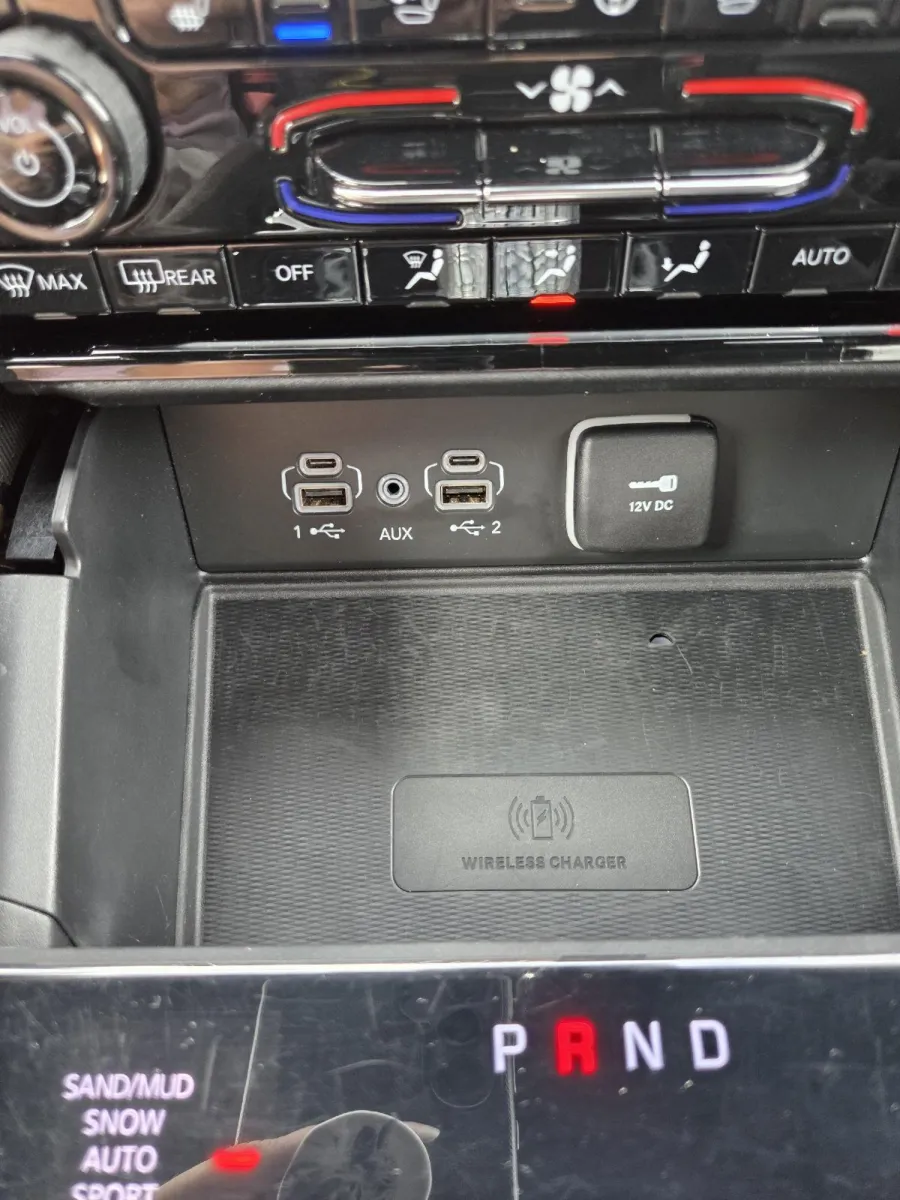 Jeep Grand Cherokee L photo 24