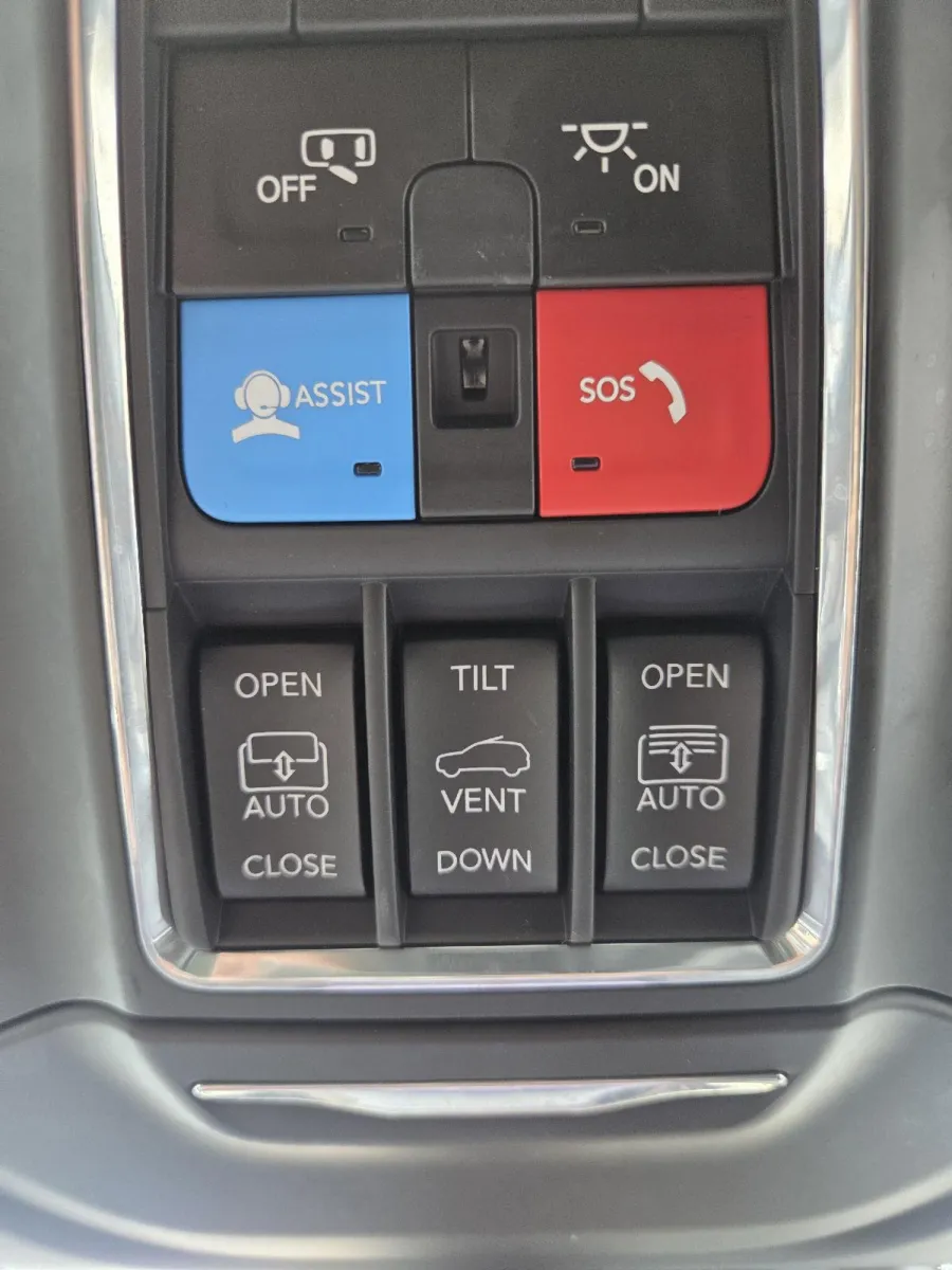 Jeep Grand Cherokee L photo 27