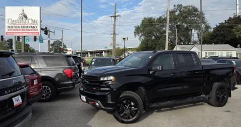 Black 2021 Chevrolet Silverado 1500 LT Trail Boss for sale in Des Moines, IA